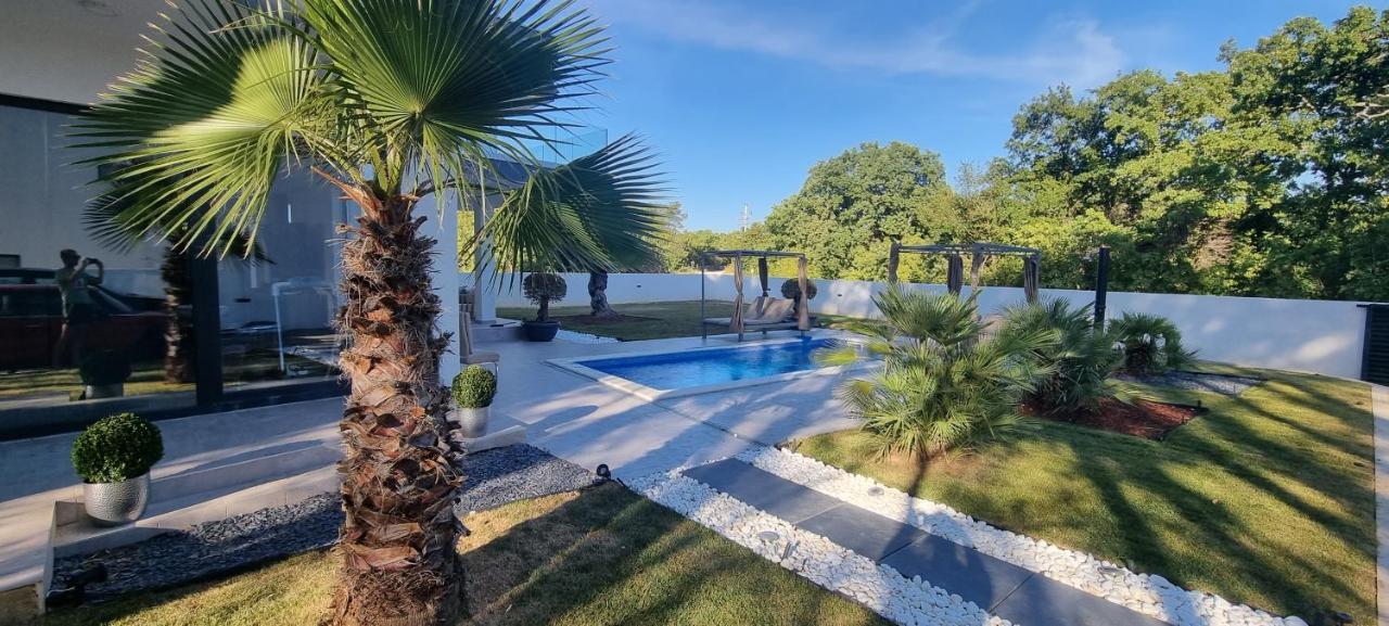 Villa Casa Del Sol Istria - Green And Peaceful Oasis With Private Pool And Parking - 15Min From Sea Juršići Exteriör bild